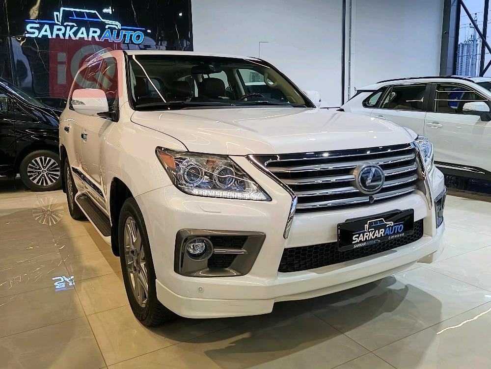 Lexus LX